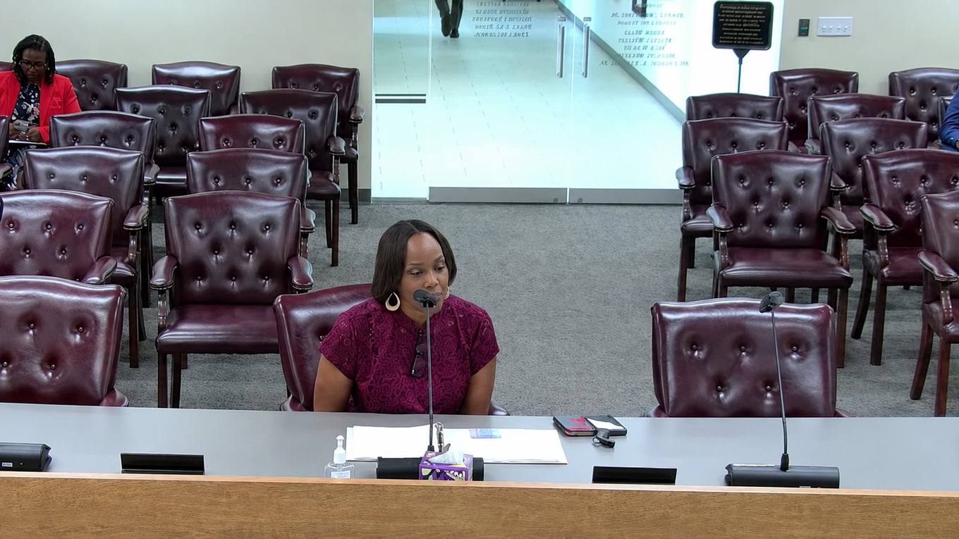 Nycole Alston, Administrator of Shelby County Support Services, addresses commissioners about the May chiller failure at the Jail Annex and the temporary cooling equipment brought in after the failure.